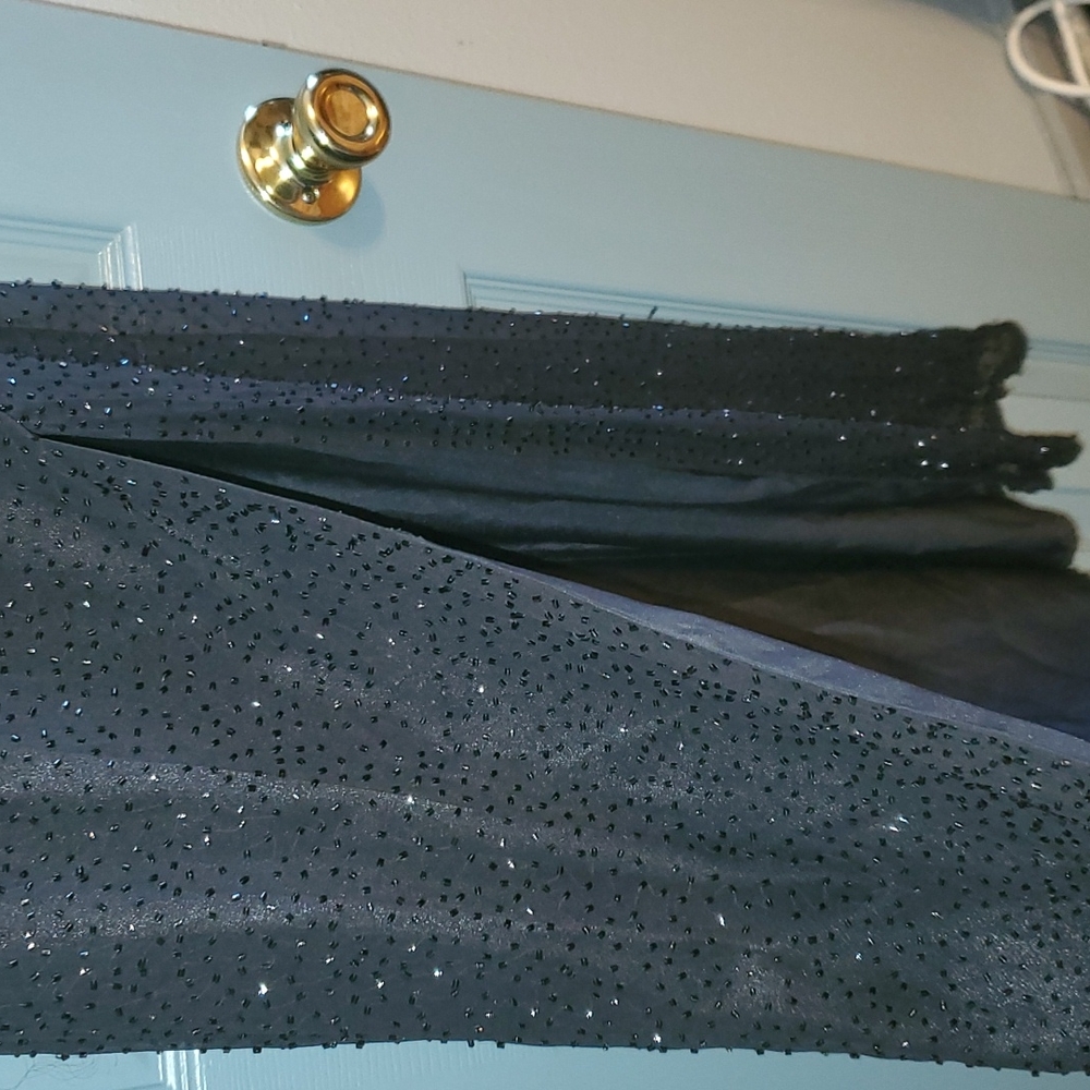 Dress - Picture 3 of 7